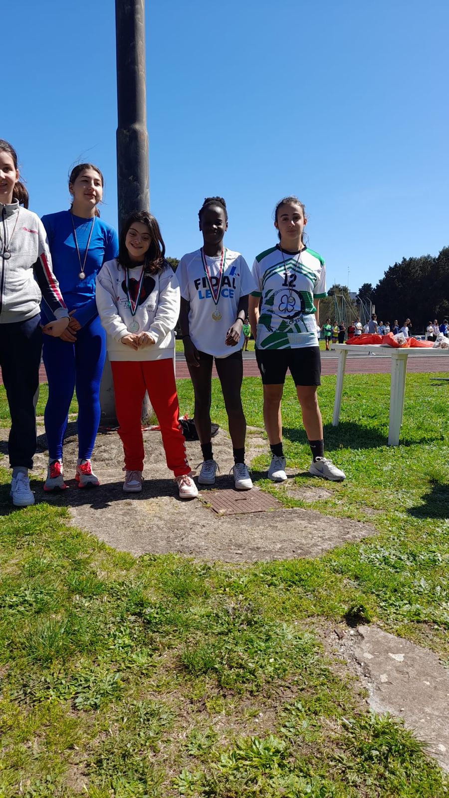 Incetta di medaglie per il Polo 3 alla fase provinciale di Atletica Leggera